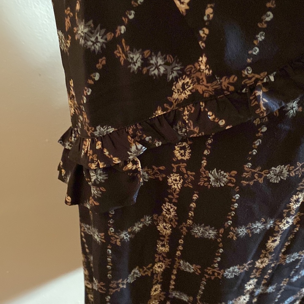 Dress - Picture 5 of 10